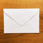 Busta C5 per partecipazioni matrimonio in carta a mano di Amalfi. Colore avorio