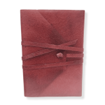Fully hand bound bordeaux colored leather diary with 90 interior pages in Amalfi cotton paper. Size: 18 x 13cm.