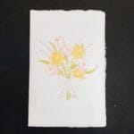 Biglietto di auguri in carta di Amalfi con bouquet giallo decorato ad acquerello da Lo Scrigno di Santa Chiara